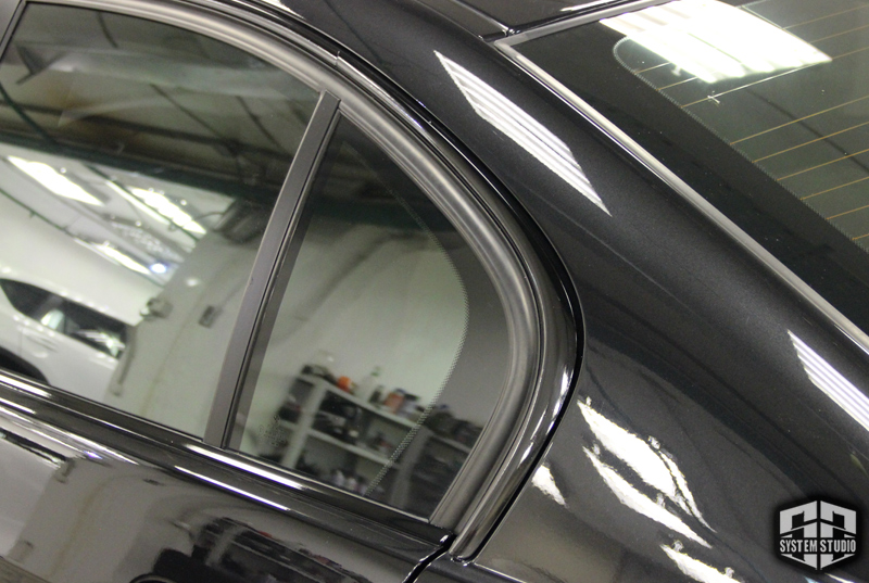 антихром окон плёнкой BMW Shadow line