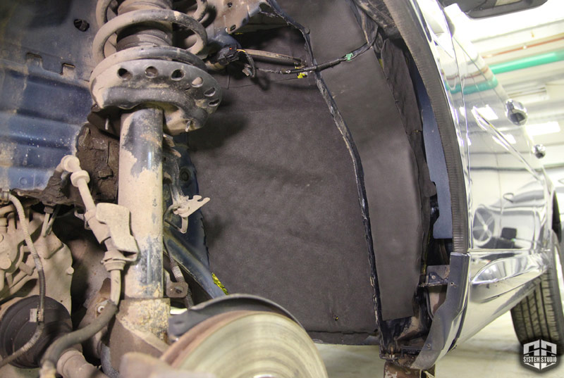 правильная шумоизоляция арок и подкрылков автомобиля Land Rover Freelander