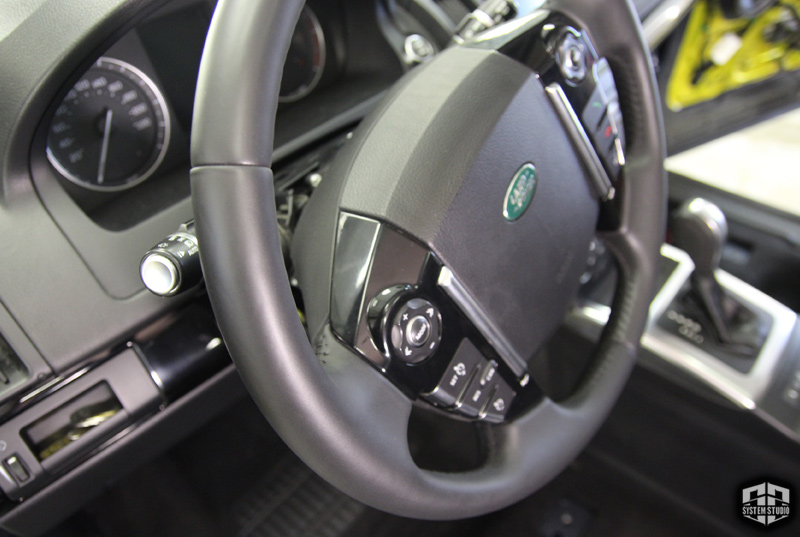 Land Rover Freelander восстановление кожи в салоне сао дмитровское шоссе