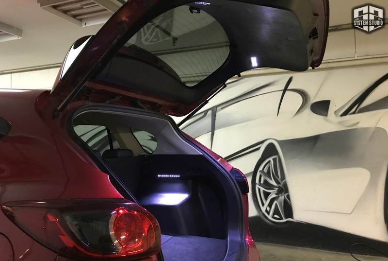 диодная подсветка багажника мазда
