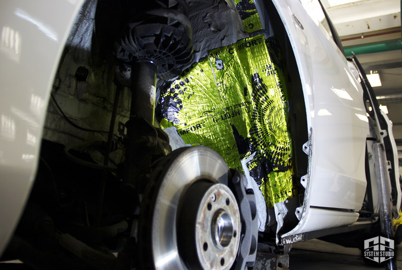 Шумоизоляция арок mercedes