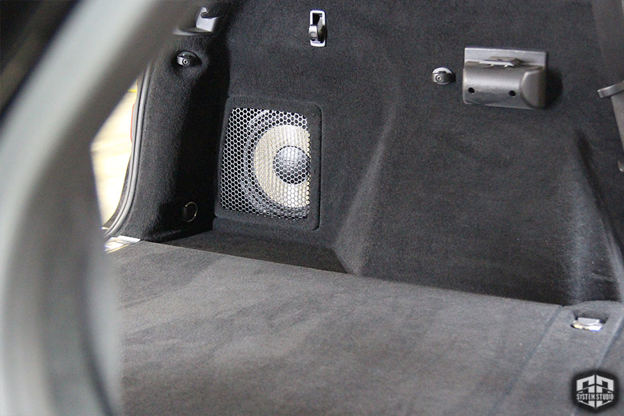 стелc в багажник в крыло для Mercedes ML W166 