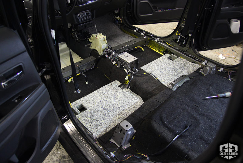 Mitsubishi Outlander GT Шумоизоляция салона