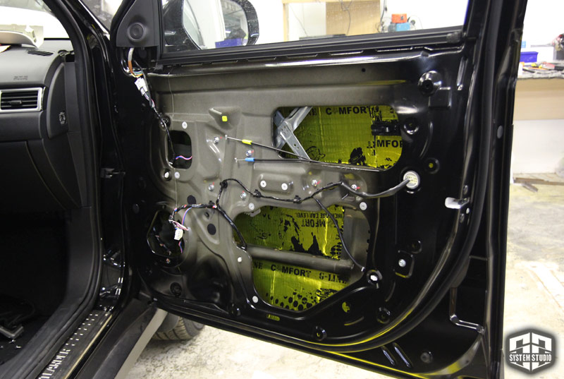 шумоизоляция дверей Mitsubishi