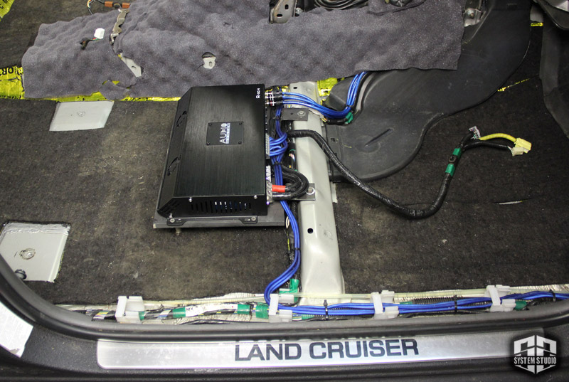 Установка и подключение усилителей звука музыка в toyota land cruiser
